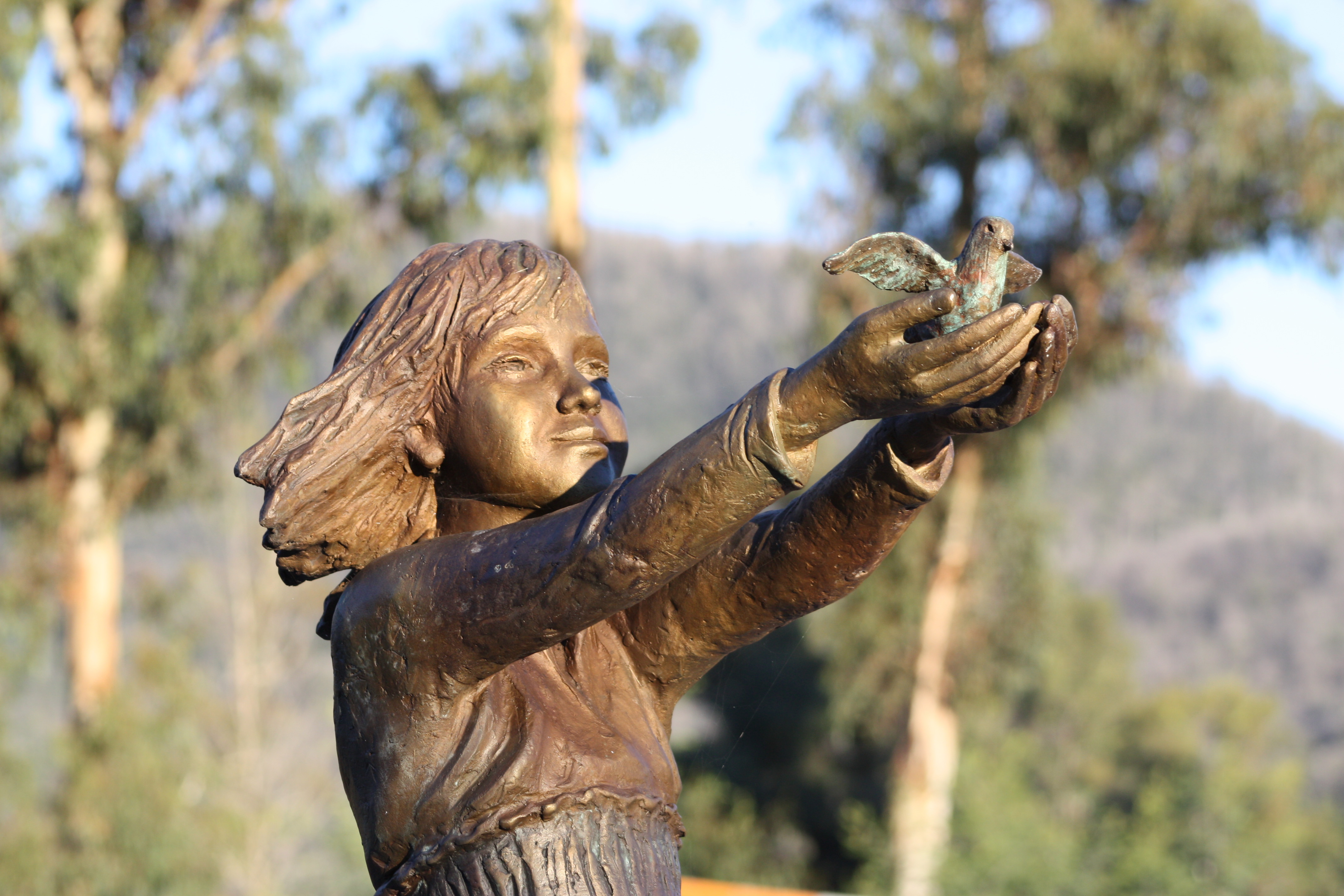 Marysville Kinspace - Girl with dove (3) Marysville Kinspace - Girl with dove (3)